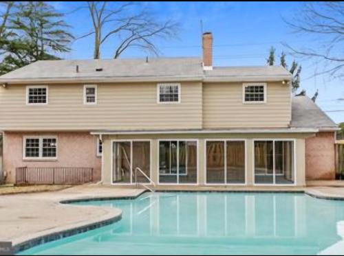 6 Bed room Home Nat'l Hrbr DC in ออกซอน ฮิลล์ (MD)