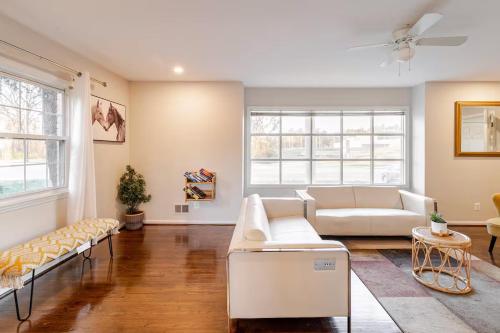 6 Bed room Home Nat'l Hrbr DC in ออกซอน ฮิลล์ (MD)