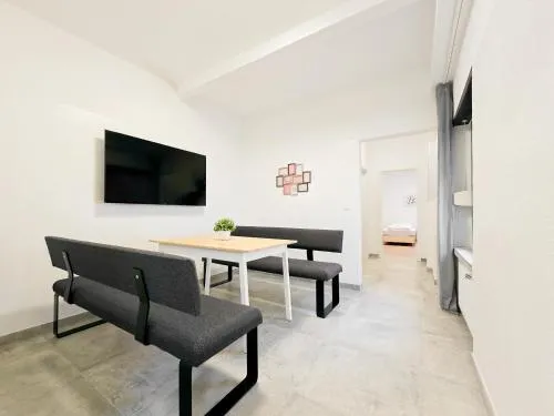 Tolstov Apartments - 3 Room Apartment - Parking - 30 Min Messe DUS in Mönchengladbach, Deutschland