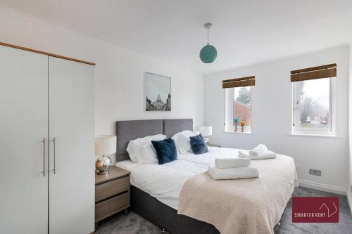 Létesítmények, 3 Bedroom House in Bracknell with garden in Crown Wood