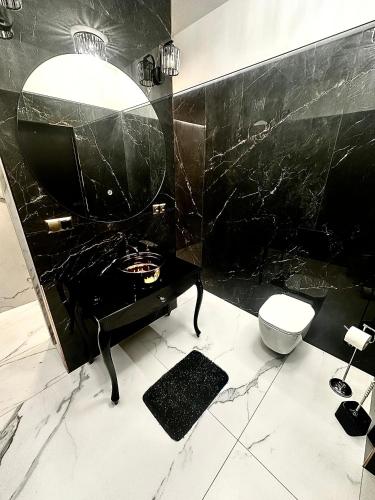 Black House A