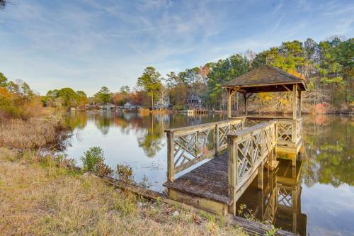 Scenic Studio with Dock Access in Fayetteville!