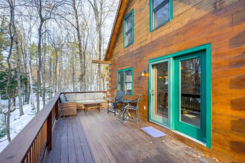2 Mi to Boat Ramp Log Cabin in New Hampshire in 安特里姆 (NH)