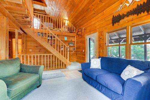 2 Mi to Boat Ramp Log Cabin in New Hampshire in 安特里姆 (NH)