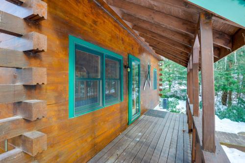 2 Mi to Boat Ramp Log Cabin in New Hampshire in 安特里姆 (NH)