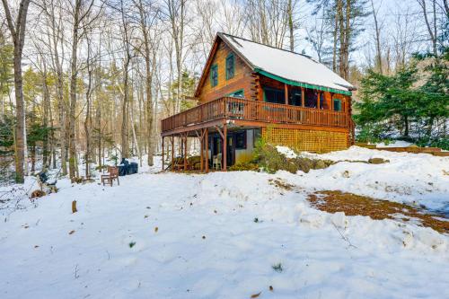 2 Mi to Boat Ramp Log Cabin in New Hampshire in 安特里姆 (NH)