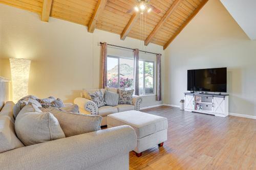 Central Location Spacious Phoenix Home with Grill