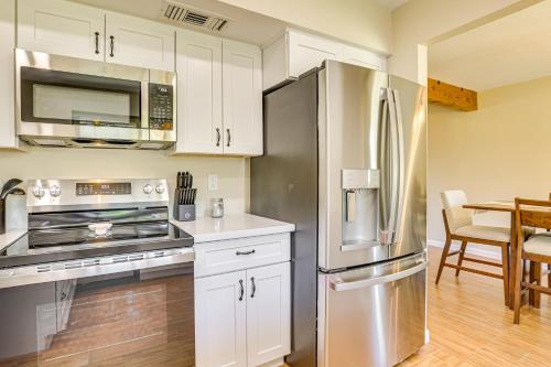 Central Location Spacious Phoenix Home with Grill