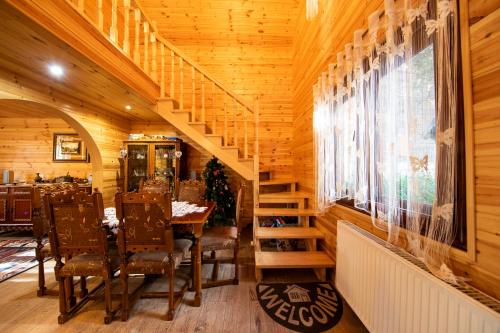 Létesítmények, Cabana Adrienne in Marosfő