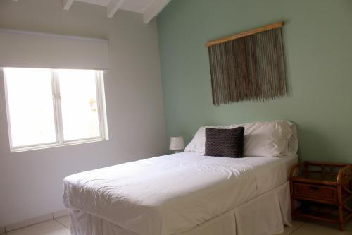 Three-Bedroom House image 2