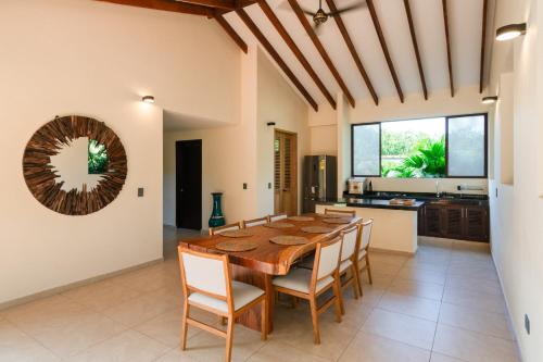 Kitchen, Hotel Palo Cruz in Marsella