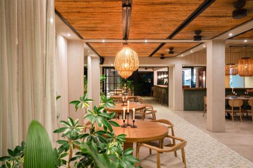 Restaurant, Hotel Palo Cruz in Marsella