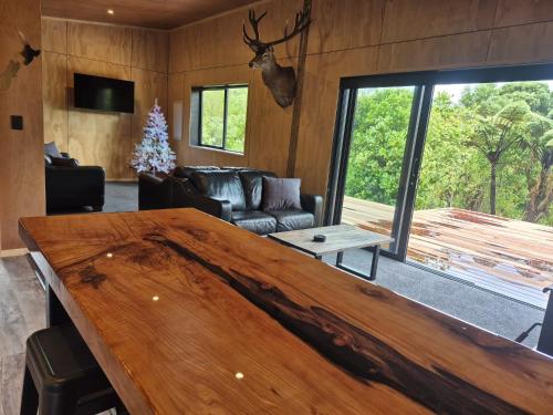 Modern Comfort in Collingwood - Brand New Holiday Home