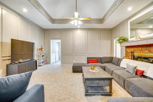 Large Yard, Fire Pit and Games Grandview Haven! in 格蘭德威