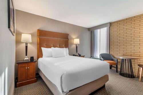 1 queen bed