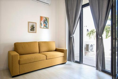 Urban Oasis near Termini, free Parking&Patio, int3, Рим (фото 6)