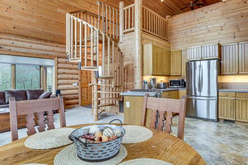 Mtn and Vineyard Views Oregon Wine Country Escape in Newberg