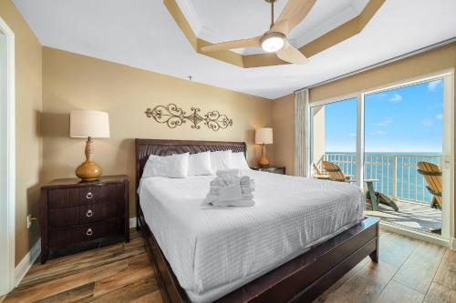 Crystal Shores West 1308 thumb 4