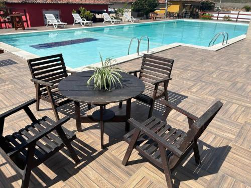 Lindo Privê Europa 04 com AR, 5WC e Grande Piscina