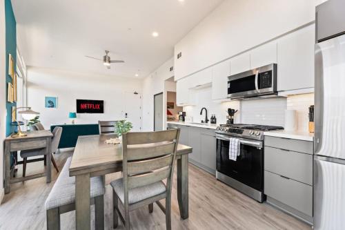 Skyline Luxe, Penthouse Living, DTLA Epic Views near สนามกีฬาดอจเจอร์