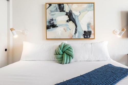 The Downtown Haven Suite, 1Mile to Dodger Stadium, Los Angeles (photo 2)