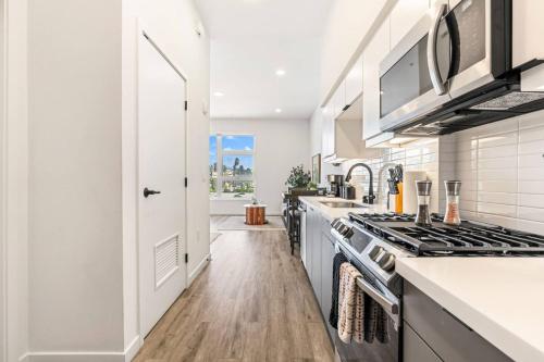 The Downtown Haven Suite, 1Mile to Dodger Stadium, Los Angeles (photo 10)