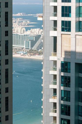 High Floor Marina Gate 1 Bdr Flat Only Stays - image 12