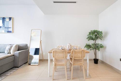 High Floor Marina Gate 1 Bdr Flat Only Stays - image 9