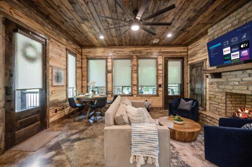 Rustic-Chic Cabin with Hot Tub Firepit & Games, Stephens Gap (fotografie 8)