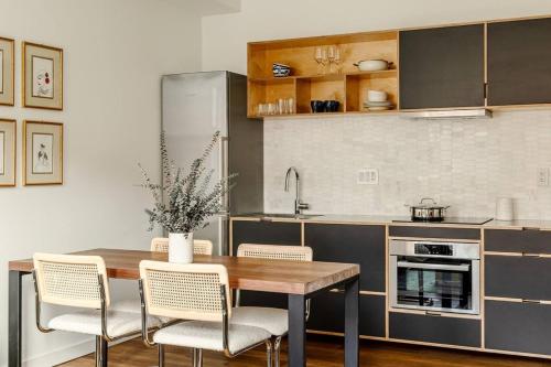 Lux Condo Near Washington Park - Walk Everywhere Lux Condo Near Washington Park - Walk Everywhere