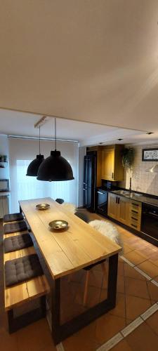 Lo Attic, Sort (foto 10)