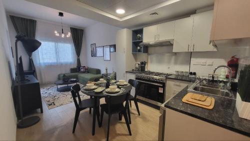 Modern 2BR -5min to Metro-Unit 211, Dubai (Foto 10)