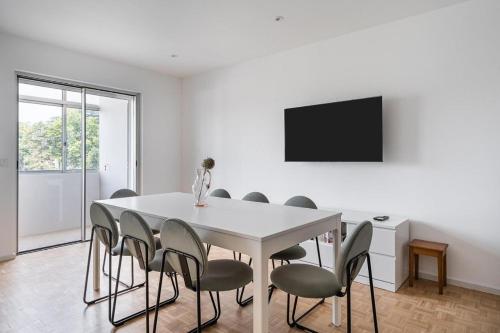 Shared lounge/TV area, Family Flat Near Porto in Rio Tinto