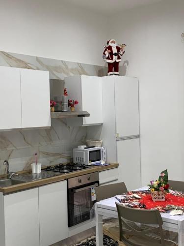 Vincent House, Naples (photo 4)