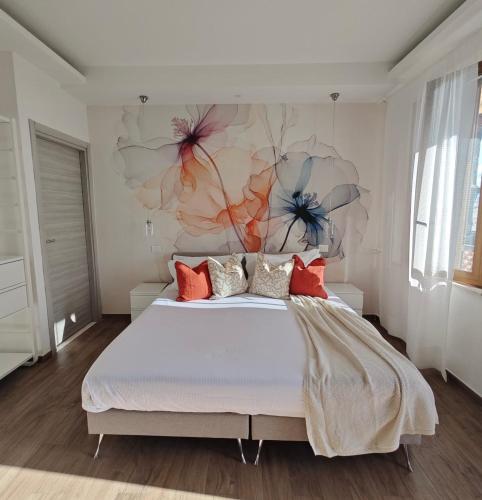 2 twin beds, 1 sofa bed