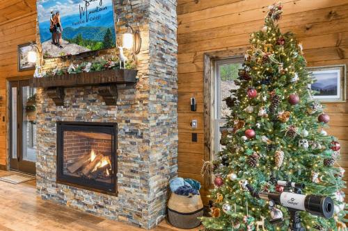 New Luxury Lodge - Gatlinburg - Mountain View! - image 7