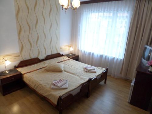 2 twin beds
