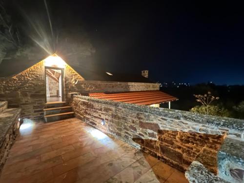 A szálláshely kívülről, Pietra Rossa near Híosz-szigeti nemzeti repülőtér