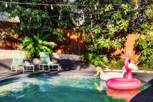 The Palm Royale, Austin