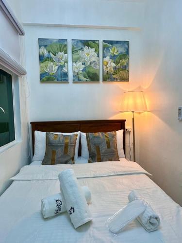 Studio Two Condominium, Alabang - GOLD FIBER WI-FI -NETFLIX READY, Manila
