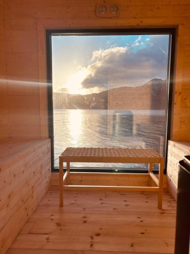 Sauna, Beautiful Beach line Cabin with sauna near Pulpit Rock in Forsand