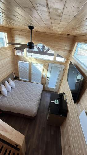 Grand Canyon Gateway South Rim Chalet, Modern Loft Retreat, Sleeps 4