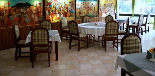 Restaurant, The Equator Hotel in Arusha