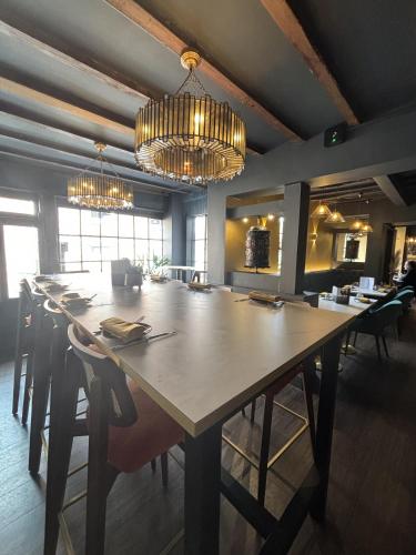 Зручності, Yak & Yeti in Шрусбері