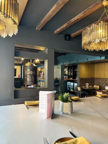 Зручності, Yak & Yeti in Шрусбері