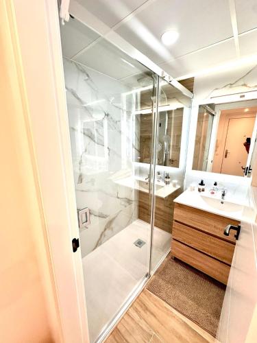 Bajondillo Sea View Apartment- Torremolinos - image 4