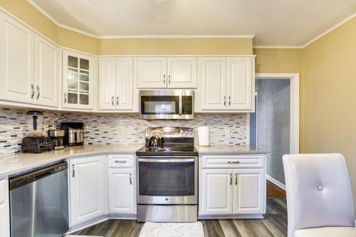 3 Mi to Downtown Spacious White Plains Home in Elmsford (New York)