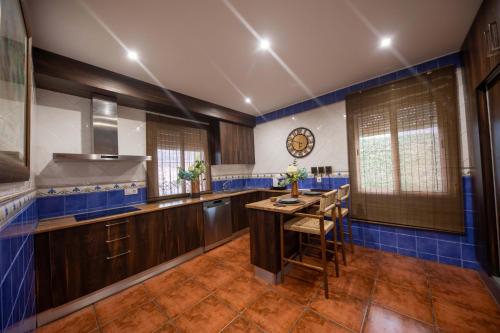 廚房, Casa Rural Finca la María (Casa Rural Finca la Maria) in 巴利亞雷斯
