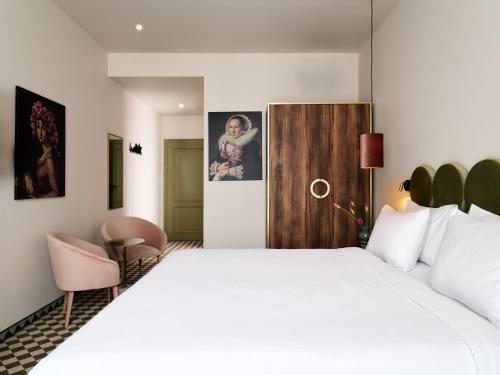 1 queen bed