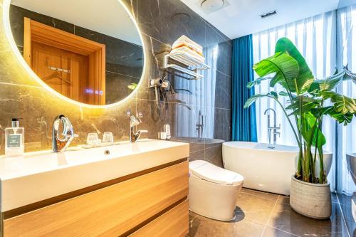 room detail thumbnail 2